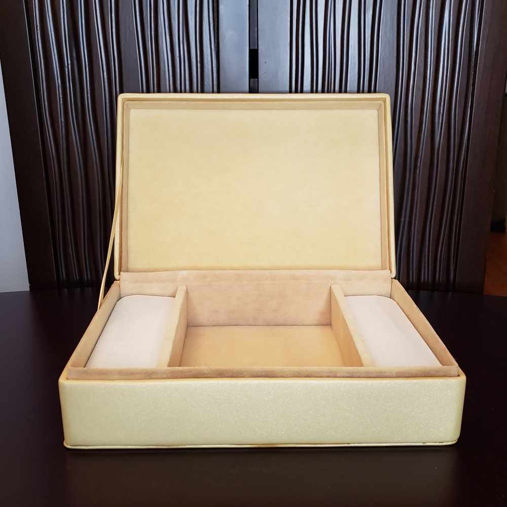 Vintage Jewelry Box Organizer Case